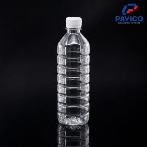 Chai nhựa đựng dấm PET 500ml trong suốt chụp trên nền đen